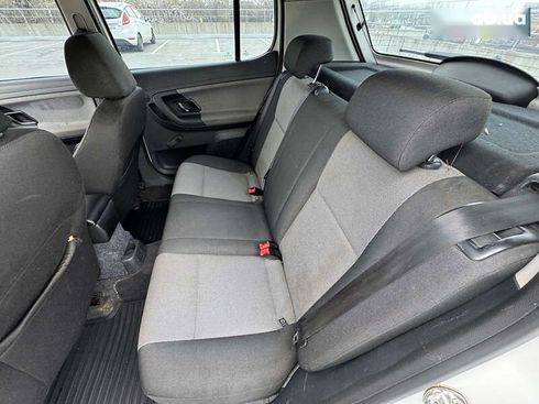 Skoda Fabia 2011 - фото 17