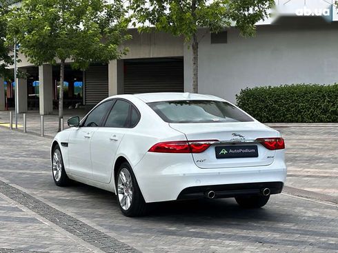 Jaguar XF 2016 - фото 9