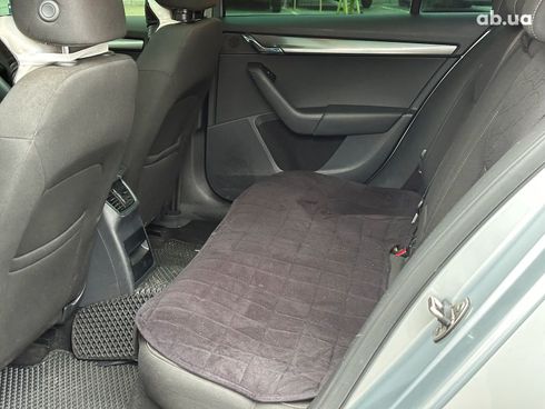 Skoda Octavia 2018 серый - фото 12
