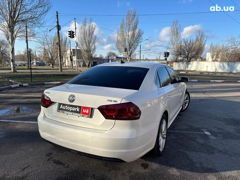 Volkswagen passat b7 2014 белый - фото 11