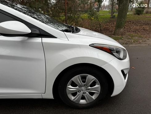 Hyundai Elantra 2015 белый - фото 5
