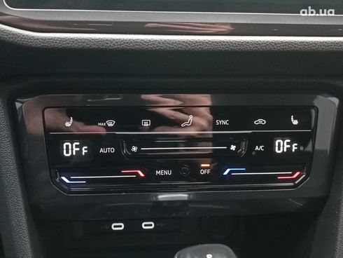 Volkswagen Tiguan 2022 серый - фото 30