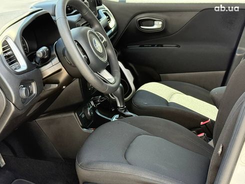 Jeep Renegade 2019 белый - фото 9