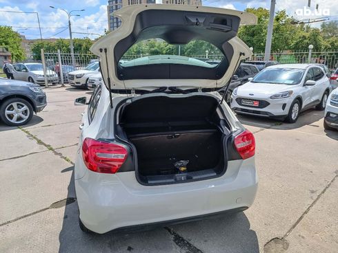 Mercedes-Benz A-Класс 2013 белый - фото 10
