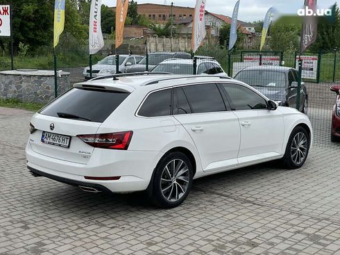 Skoda Superb 2017 - фото 15