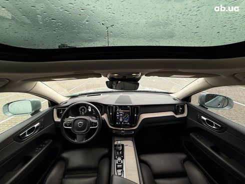Volvo XC60 2018 серый - фото 30