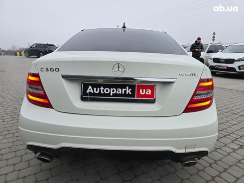 Mercedes-Benz C-Класс 2012 белый - фото 11