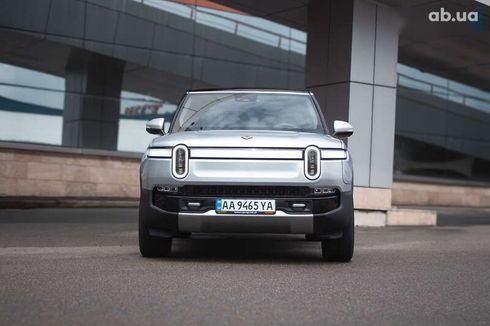 Rivian R1S 2023 - фото 28