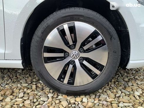 Volkswagen e-Golf 2020 - фото 13