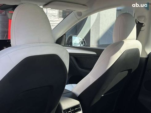 Tesla Model Y 2023 - фото 17