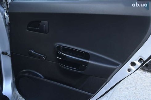 Kia Cee'd 2011 - фото 23