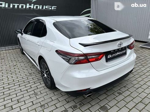 Toyota Camry 2021 - фото 22