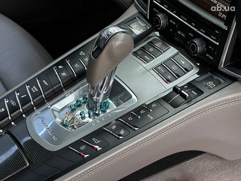 Porsche Panamera 2010 белый - фото 28