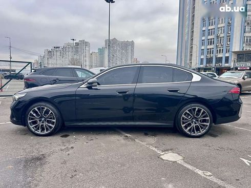 BMW 5 серия 2023 - фото 29