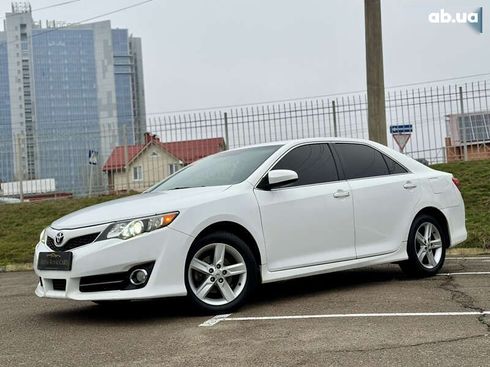 Toyota Camry 2014 - фото 2