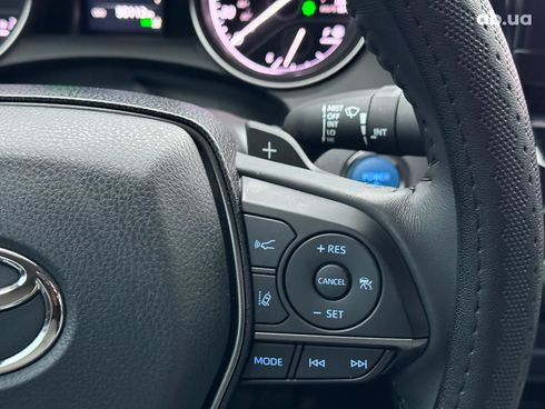 Toyota Camry 2022 серый - фото 28