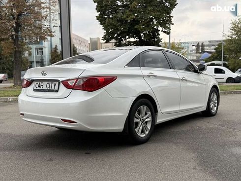 Hyundai Sonata 2010 - фото 7