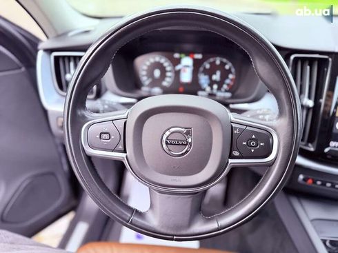 Volvo XC60 2019 - фото 14