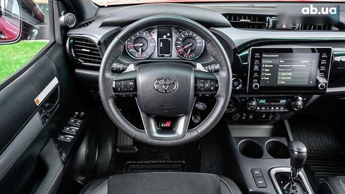 Toyota Hilux 2023 - фото 9