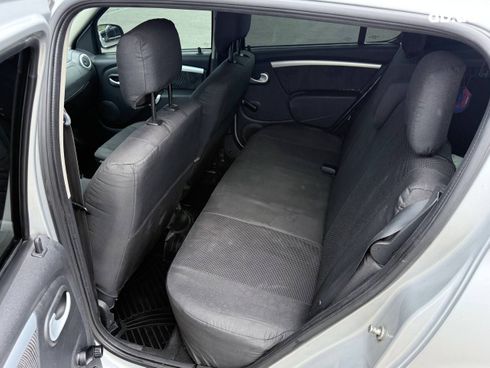 Dacia Sandero 2011 серебристый - фото 10