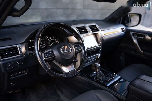 Lexus GX 2020 - фото 18