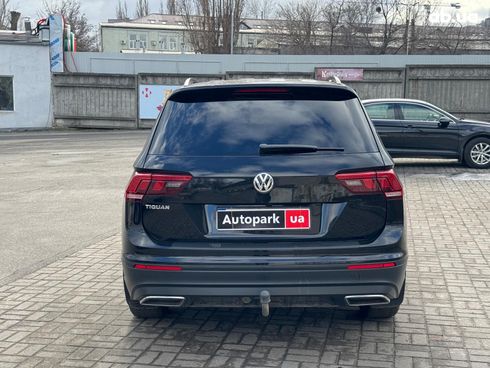 Volkswagen Tiguan 2019 черный - фото 6