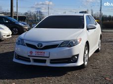 Купить Toyota Camry бензин бу в Киеве - купить на Автобазаре
