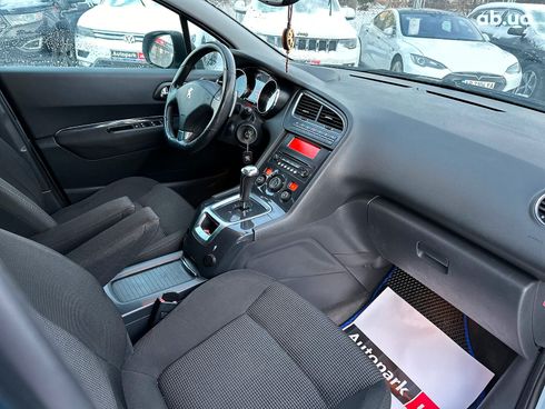 Peugeot 5008 2010 синий - фото 19
