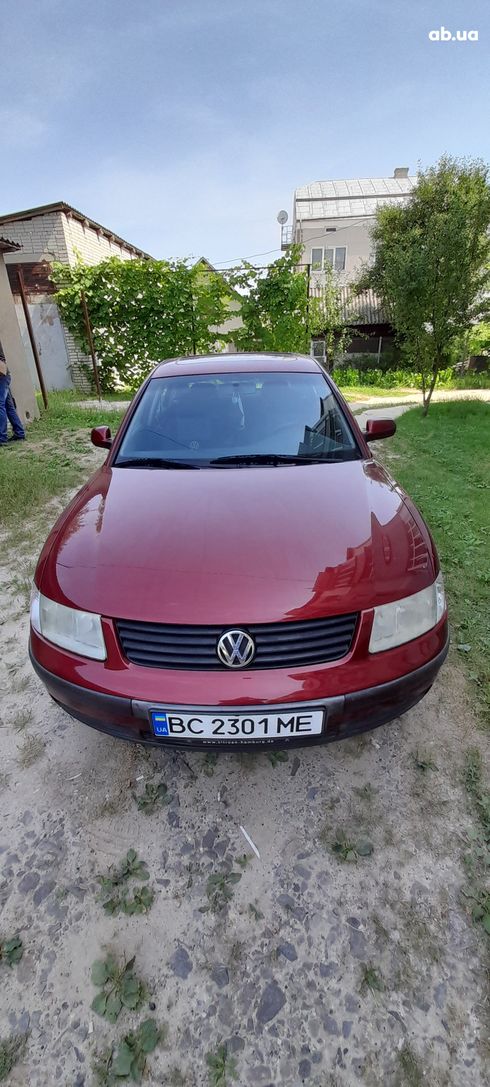 Volkswagen Passat 1998 красный - фото 6