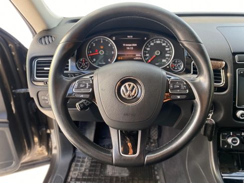 Volkswagen Touareg 2016 коричневый - фото 32