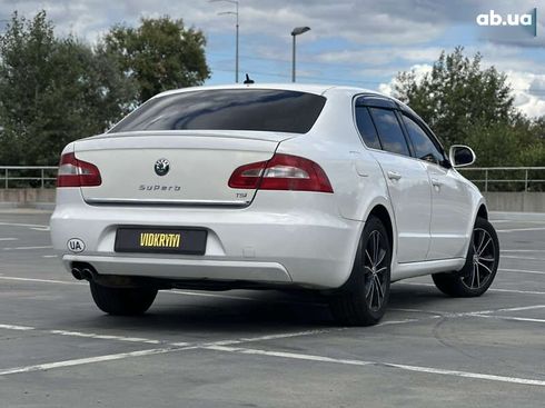 Skoda Superb 2010 - фото 16