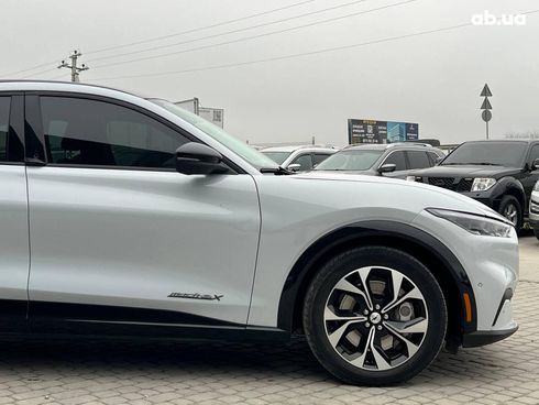 Ford Mustang Mach-E 2022 белый - фото 10