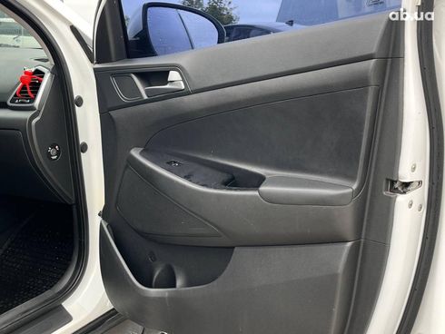 Hyundai Tucson 2016 белый - фото 13