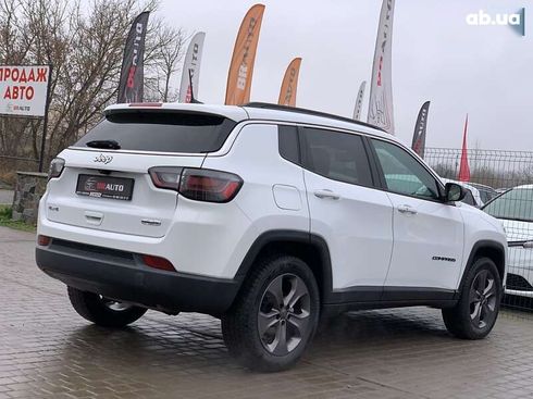 Jeep Compass 2021 - фото 13