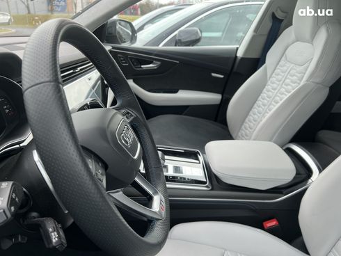 Audi RS Q8 2022 - фото 4
