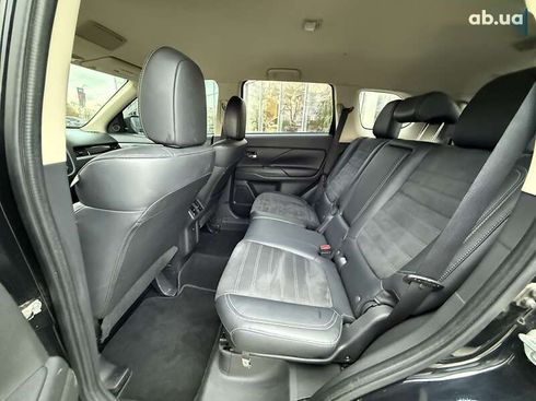 Mitsubishi Outlander 2019 - фото 17