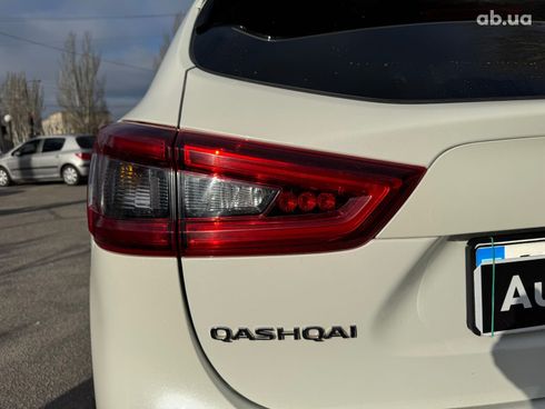 Nissan Qashqai 2018 белый - фото 14