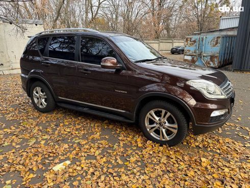 SsangYong Rexton 2014 коричневый - фото 4