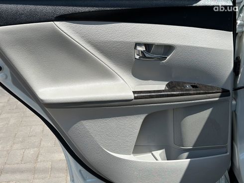 Toyota Venza 2012 белый - фото 16