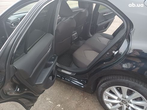 Toyota Camry 2020 черный - фото 11