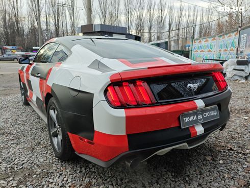 Ford Mustang 2015 белый - фото 8