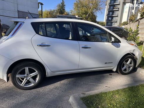 Nissan Leaf 2013 белый - фото 2