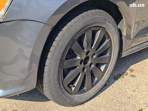 Volkswagen Jetta 2017 серый - фото 7