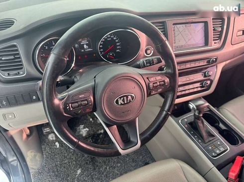 Kia Carnival 2017 - фото 19