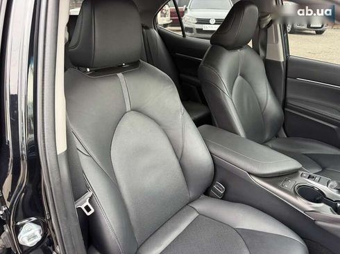 Toyota Camry 2021 - фото 20
