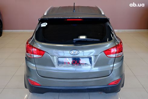 Hyundai ix35 2011 зеленый - фото 3