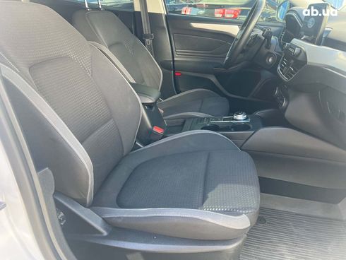 Ford Focus 2019 белый - фото 17