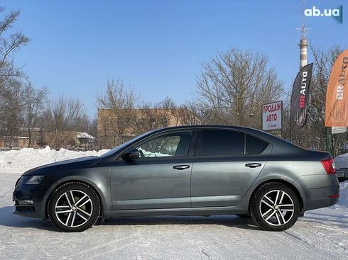 Skoda Octavia 2017 - фото 11