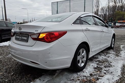 Hyundai Sonata 2015 белый - фото 4