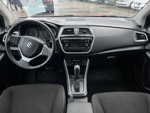 Suzuki SX4 2018 красный - фото 23